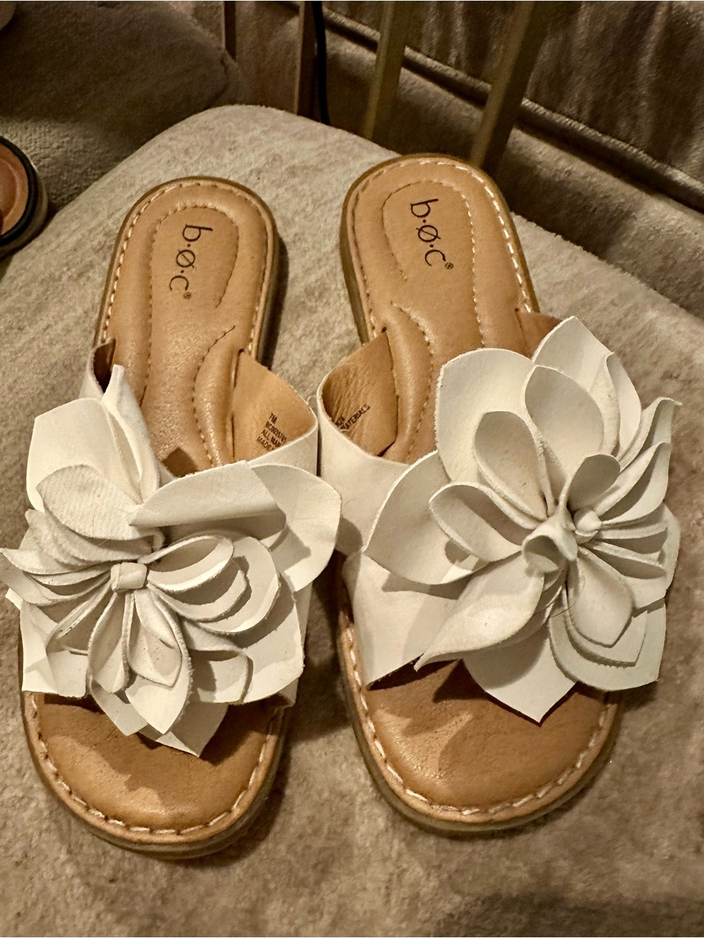 b.o.c. White Slide Sandals for Women, 7